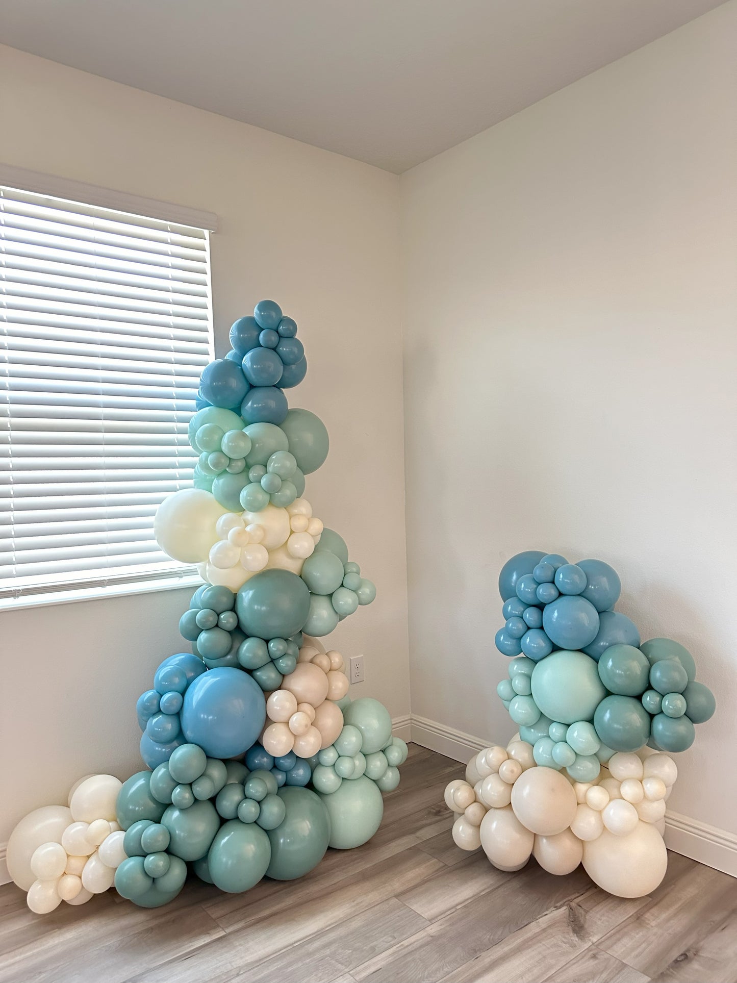 Double Pop Balloon Stand