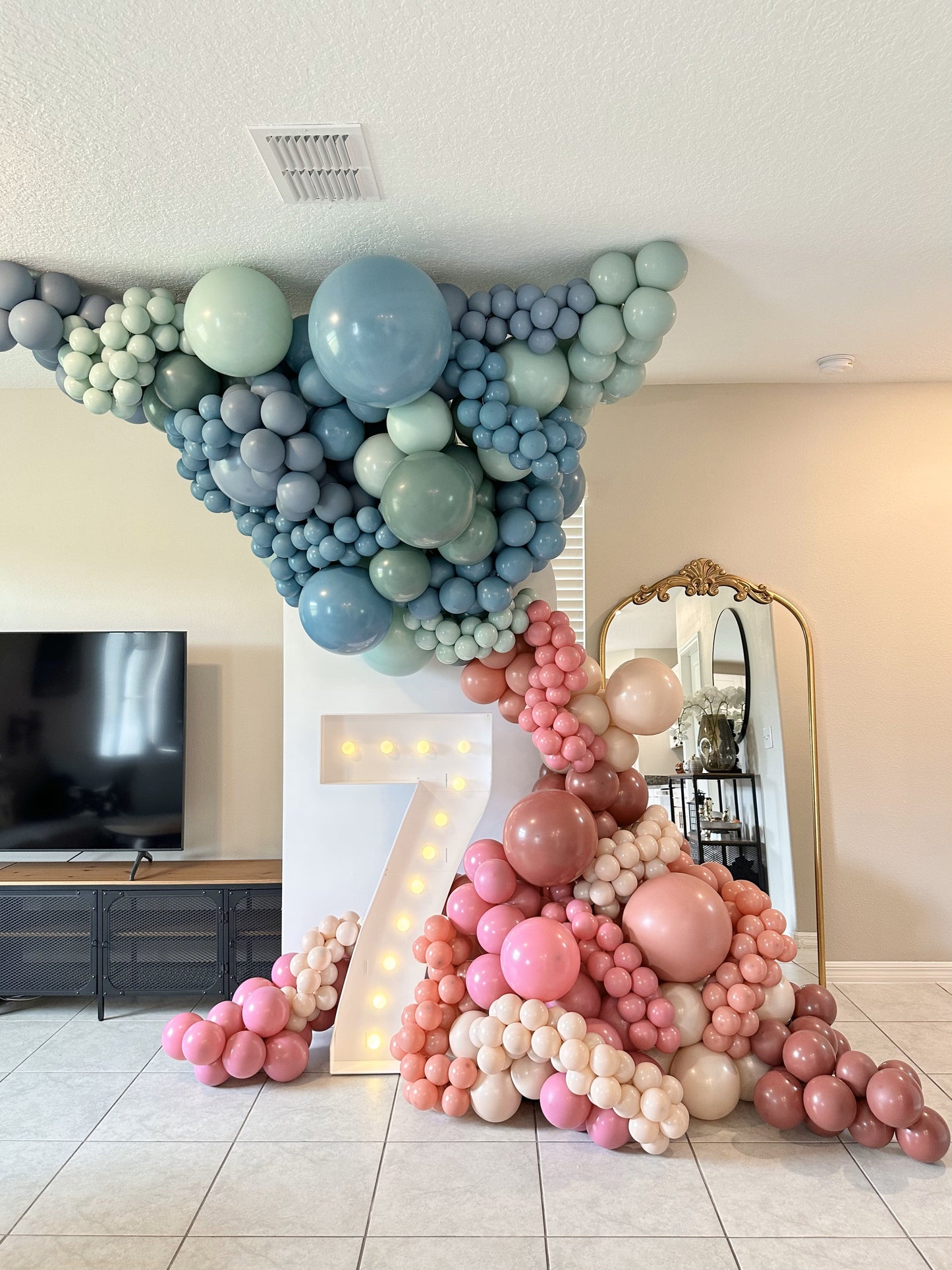 Organic Plus Balloon Garland