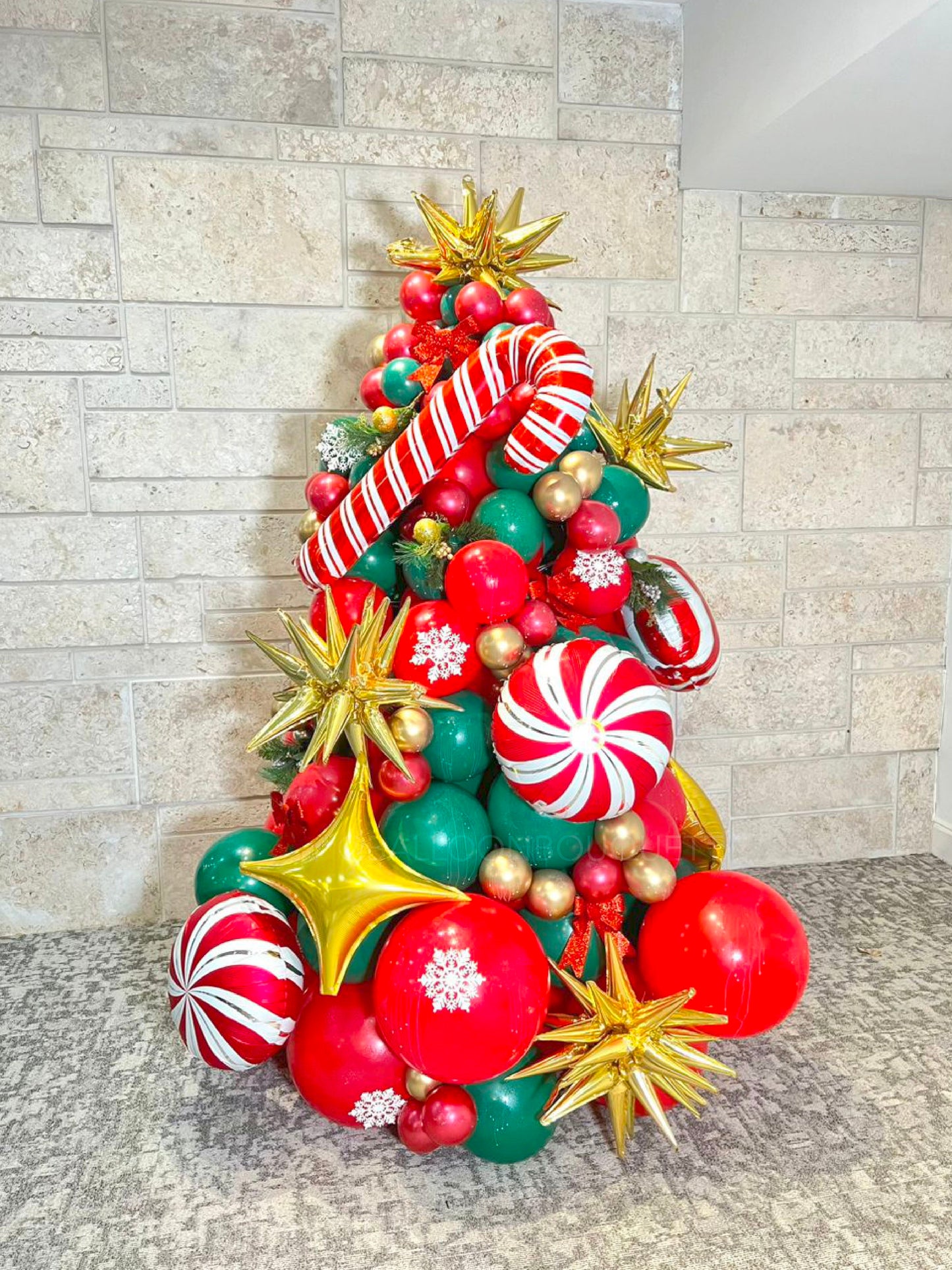 Marvelous Christmas Balloon Tree Column