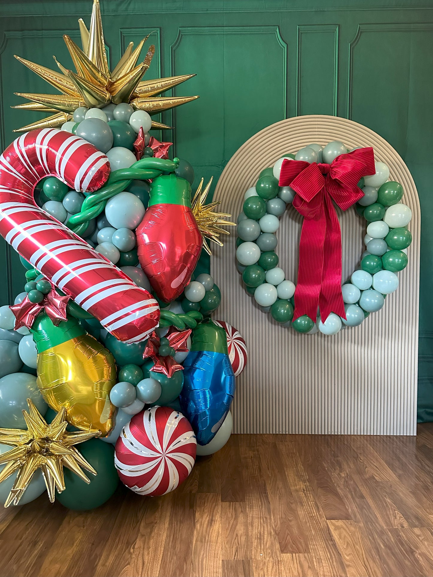 Marvelous Christmas Balloon Tree Column